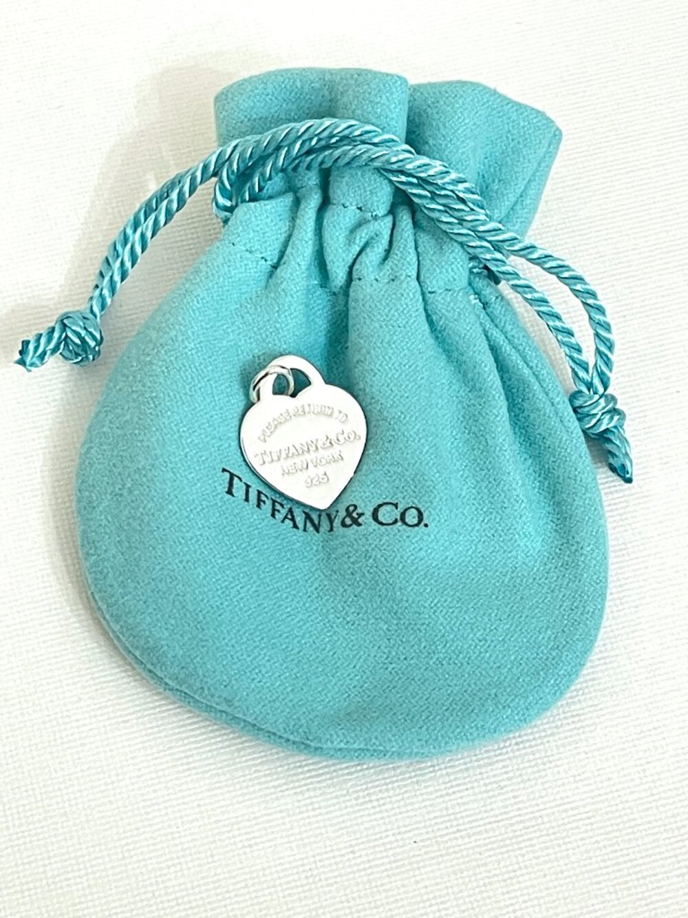 New Tiffany & Co. Blue Enamel RTT Heart Charm Pendant Silver Small with Pouch - Picture 6 of 11